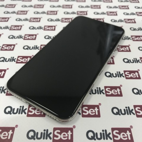 Apple iPhone X 64GB stříbrný - kategorie B