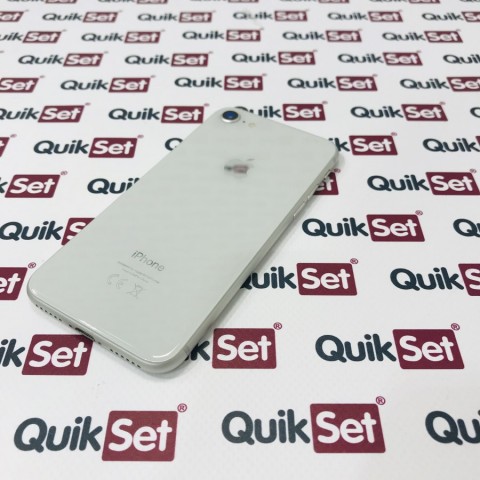 Apple iPhone 8 64GB stříbrný - Kategorie B