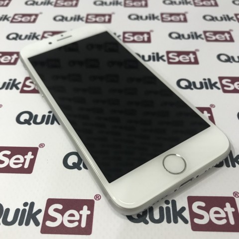 Apple iPhone 8 64GB stříbrný - Kategorie B