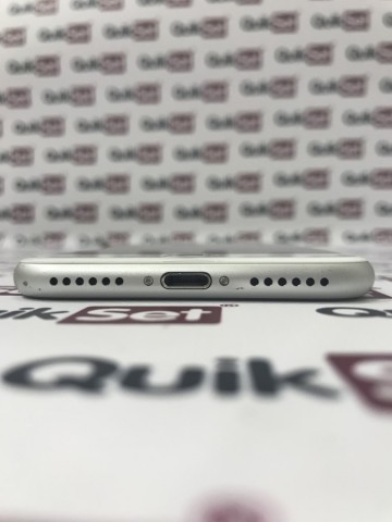 Apple iPhone 8 64GB stříbrný - Kategorie B