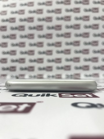 Apple iPhone 8 64GB stříbrný - Kategorie B